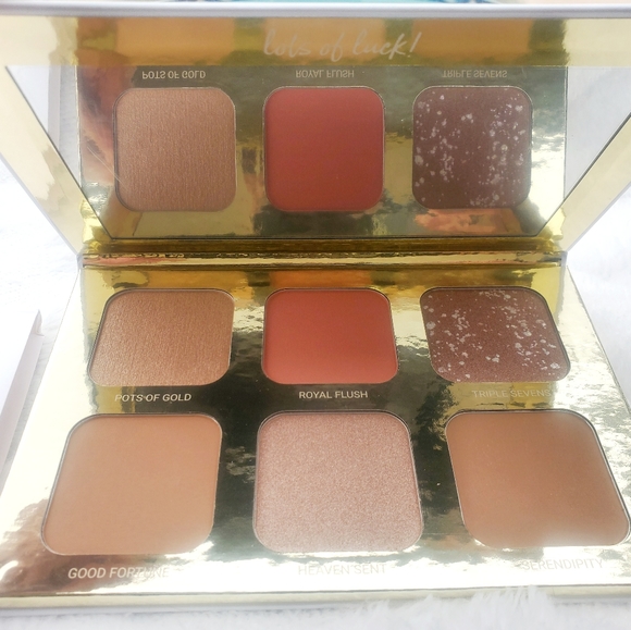 *NEW* Makeup Facial Palette True and Luscious Lucky Glow Palette - Picture 2 of 9
